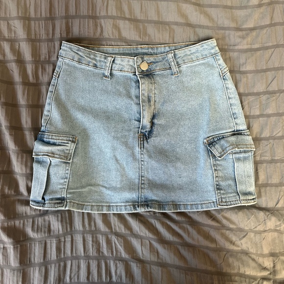 Mini Jeans Skirt - Light Denim - Stretchy Denim - High-Waisted - US 4 - SHEIN - Picture 1 of 7